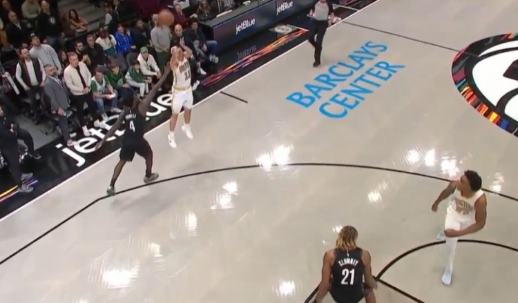 体育赛事分析-续命!豪泽长甩&威廉姆斯不停球传球 普理查德虚晃后仰三分命中